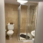 Отель Golden Fleece 3*