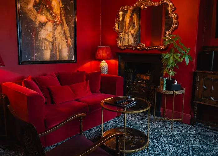 Golden Fleece Hotel
