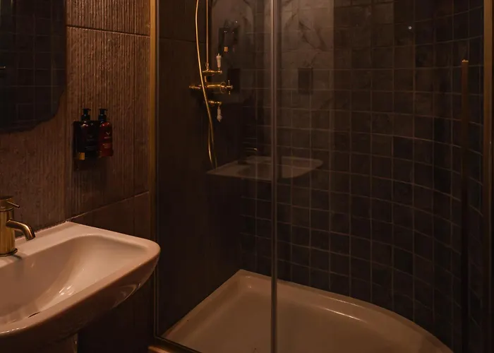 Hotel Golden Fleece 3*