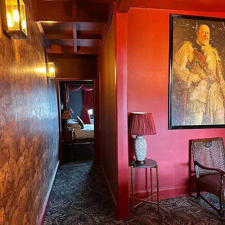 Hotel Golden Fleece 3*