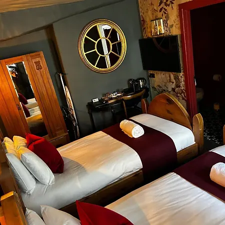 Hotel Golden Fleece 3*