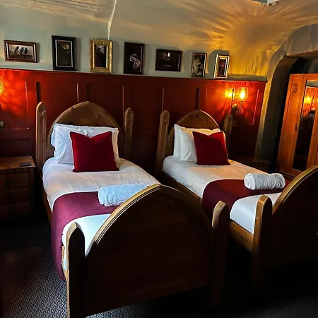 Hotel Golden Fleece 3*