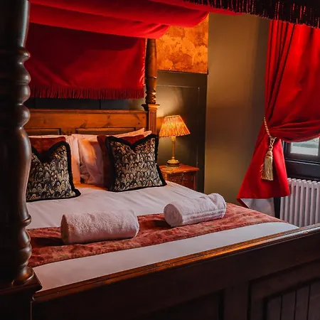 Hotel Golden Fleece 3*