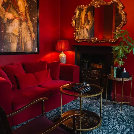 Golden Fleece Hotel