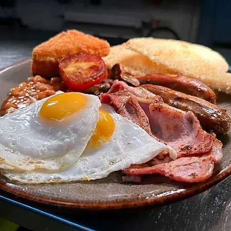 Golden Fleece Hotel