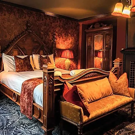 Hotel Golden Fleece 3*