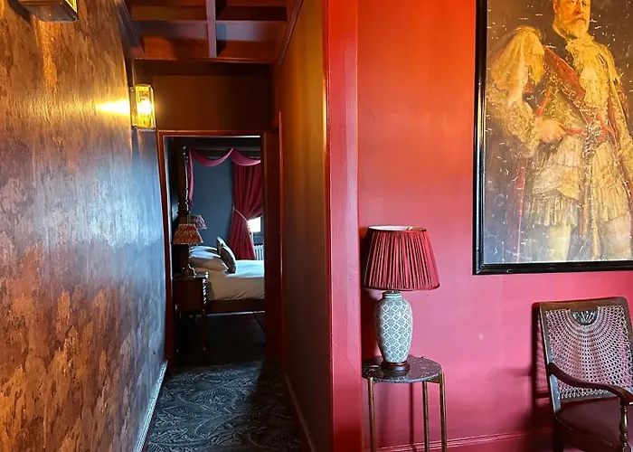 Hotel Golden Fleece 3*