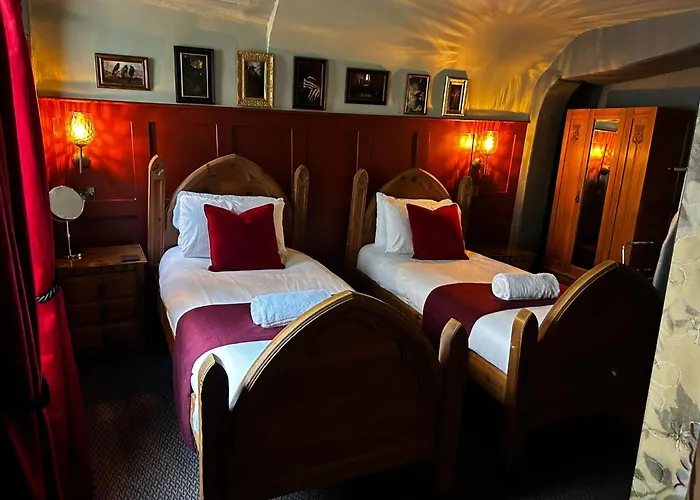 Hotel Golden Fleece 3*