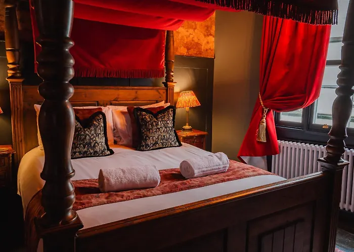 Hotel Golden Fleece 3*