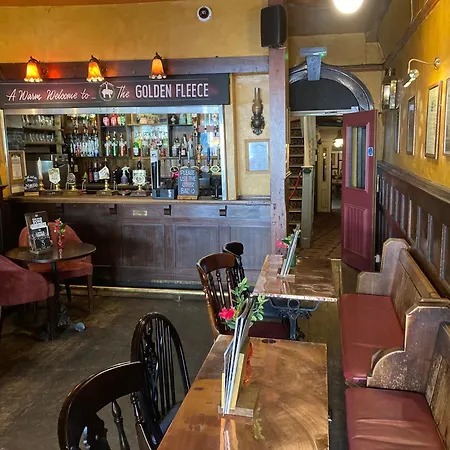 Hotel Golden Fleece 3*