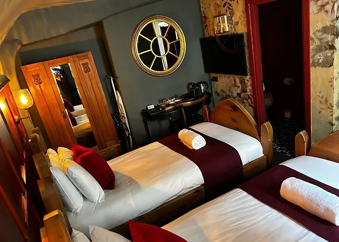 Hotel Golden Fleece 3*